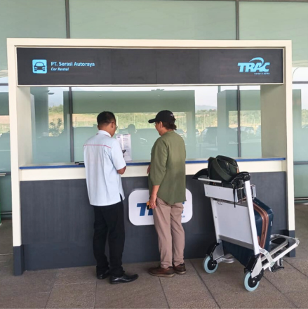 TRAC Resmi Buka Outlet Rental di Bandara Internasional Dhoho Kediri
