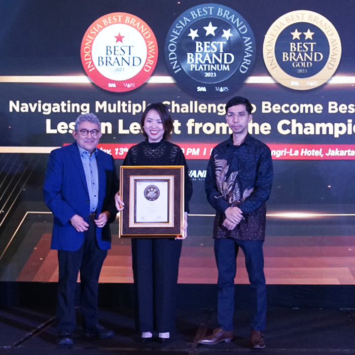 TRAC Berhasil Meraih Tripel Platinum Indonesia Best Brand Award