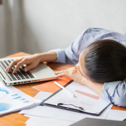 Always Feeling Sleepy at Work? Combat Sleepiness with These Tips